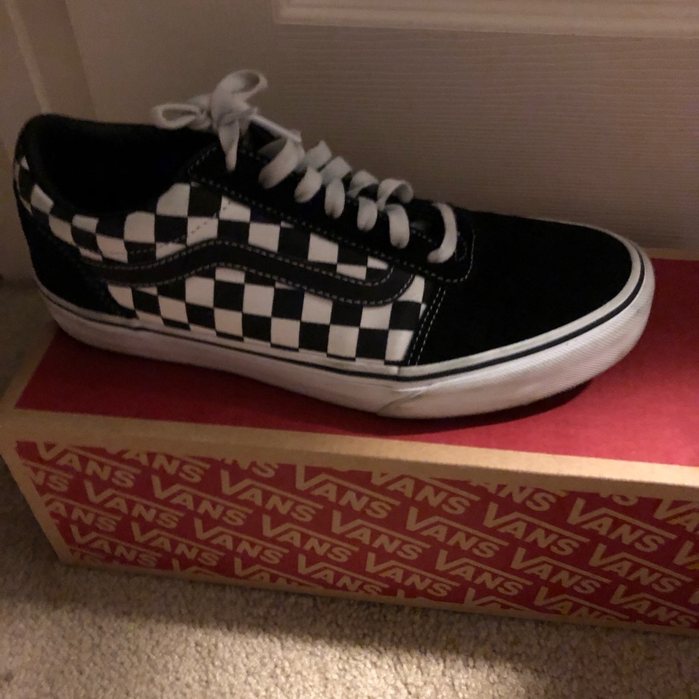 Checkerboard vans - Picture 2 of 3